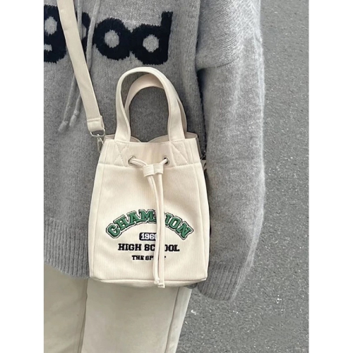 現貨*米白色燈芯絨水桶包