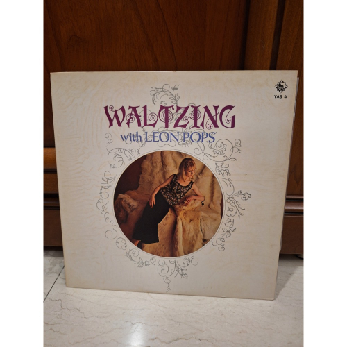 老黑膠，King Records發行專輯/Waltzing with Leon Pops。演出：Leon Pops 樂團