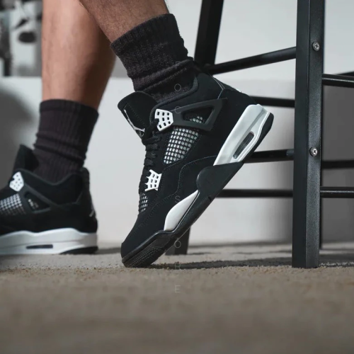 Nike Air Jordan 4 Retro ＂White Thunder＂ 黑白FQ8138-001